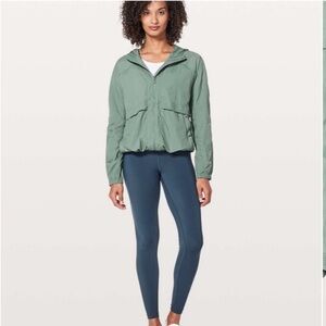 Lululemon Hood Lite in Grey Eucalyptus size 6, hood, pockets. Zip up, drawstring